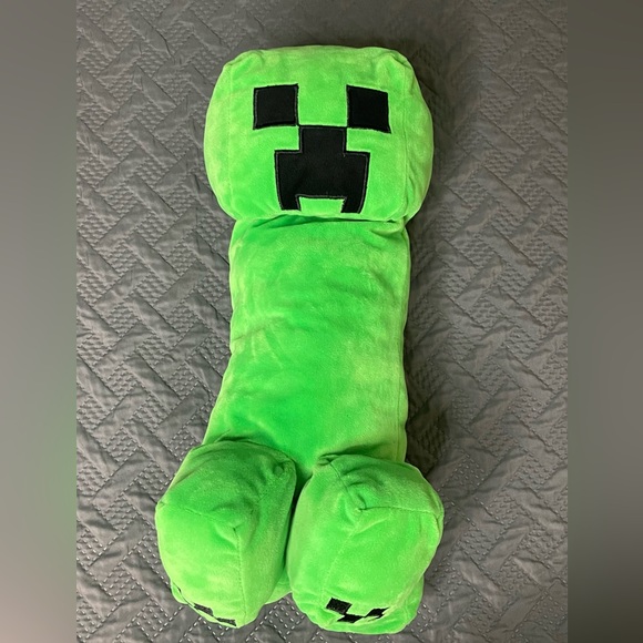 MINECRAFT Other - MINECRAFT CREEPER STUFFED TOY PILLOW
